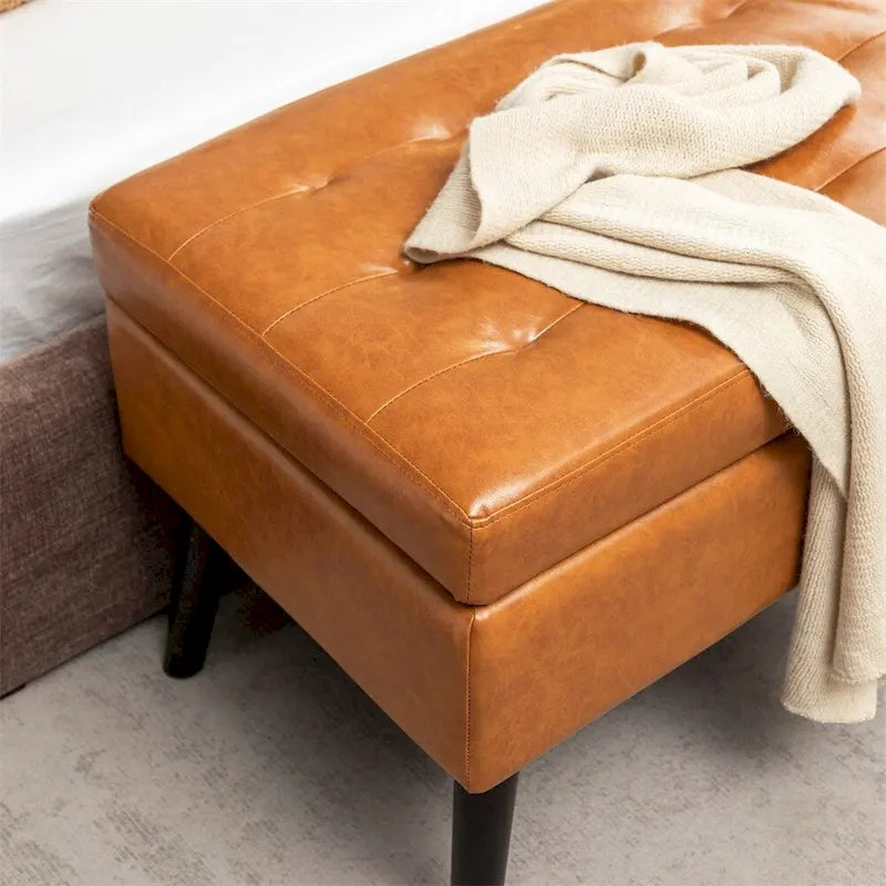 Banco de almacenamiento para el pie de cama y el final de la cama — Asiento tapizado con almacenamiento oculto