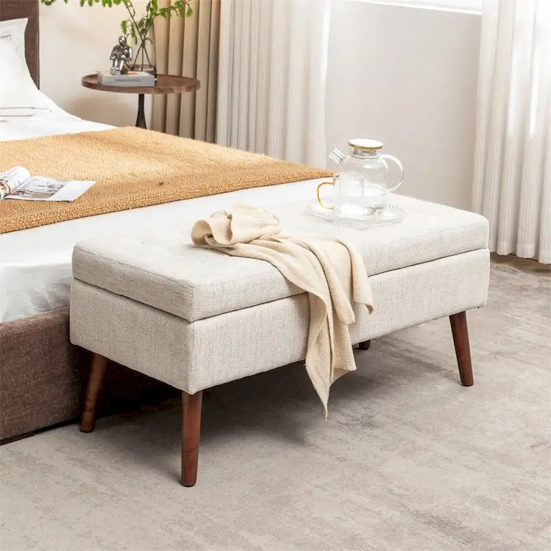 Banco de almacenamiento para el pie de cama y el final de la cama — Asiento tapizado con almacenamiento oculto